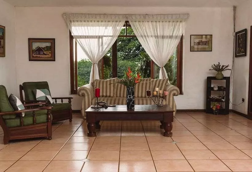 Hotelli Loli's Place