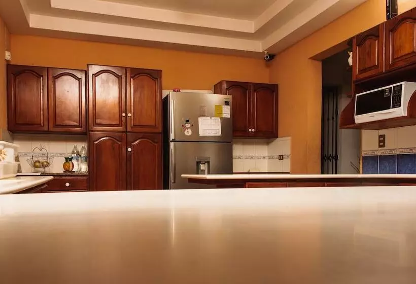 Hotelli Loli's Place