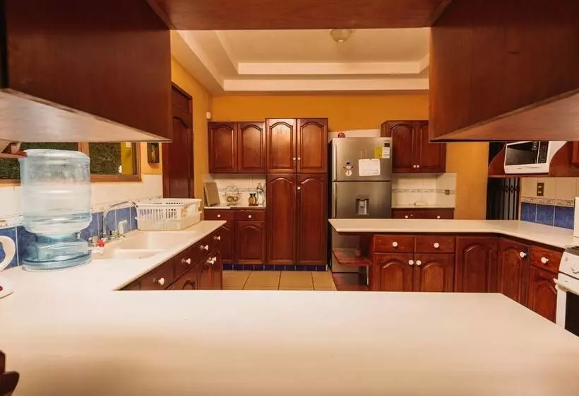 Hotelli Loli's Place