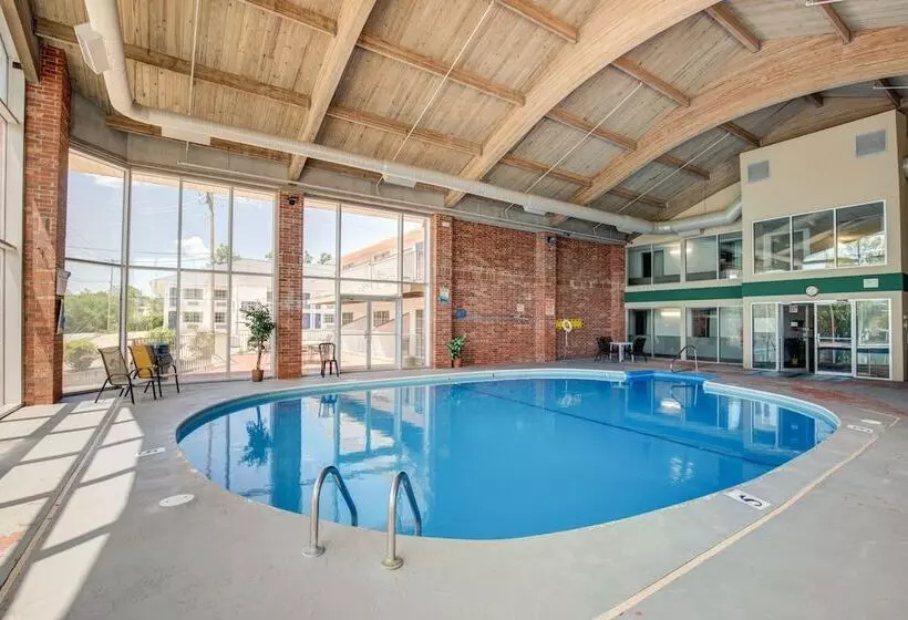 Hotelli Ramada By Wyndham Branson Theatre District