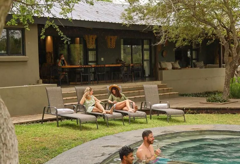 Hotelli Simbavati Homestead