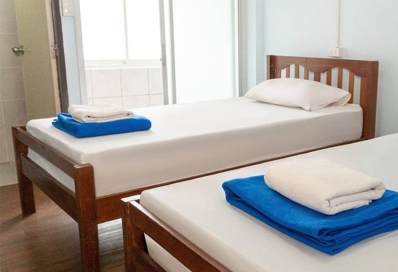 בית מלון כפרי Slumber Party Hikaduwa