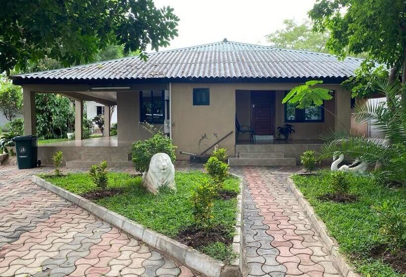 هتل Zambezi Ultima Lodge