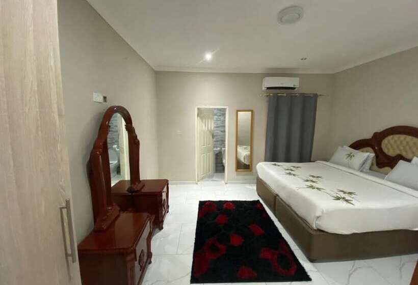 هتل Zambezi Ultima Lodge