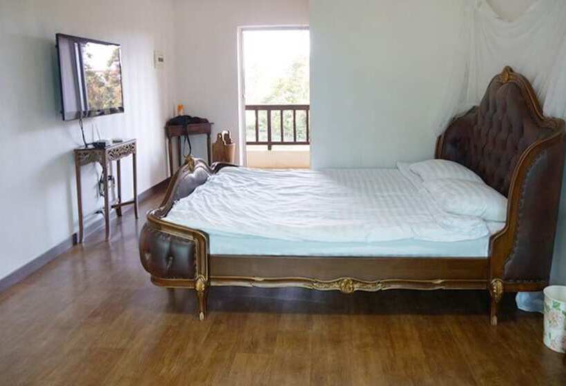 Jeju Oedolgaenara Pension & Guesthouse