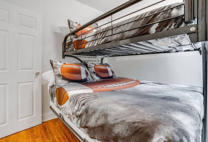 Niles Vacation Rental Near St Joseph River!