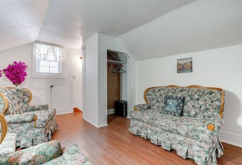 Niles Vacation Rental Near St Joseph River!