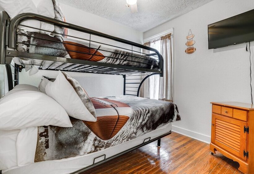 Niles Vacation Rental Near St Joseph River!