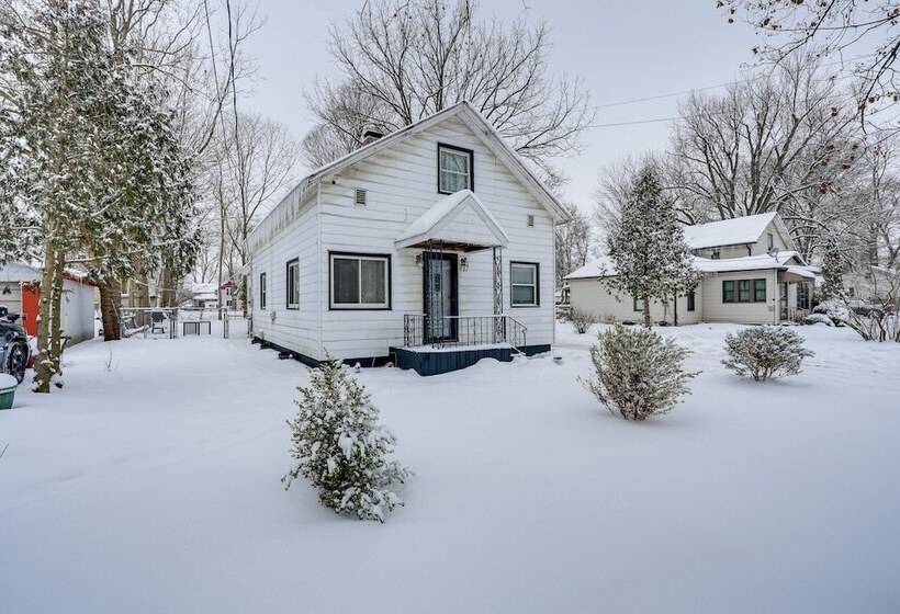 Niles Vacation Rental Near St Joseph River!