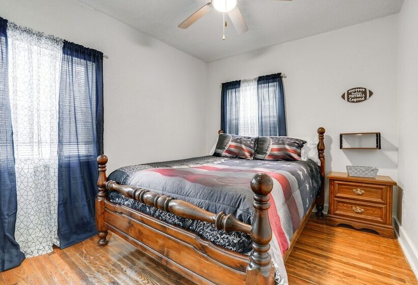 Niles Vacation Rental Near St Joseph River!