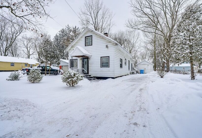 Niles Vacation Rental Near St Joseph River!