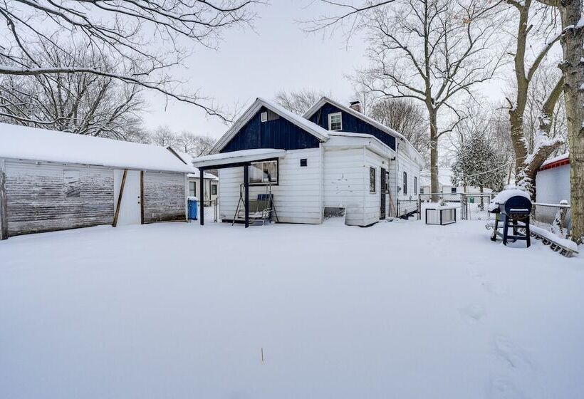 Niles Vacation Rental Near St Joseph River!