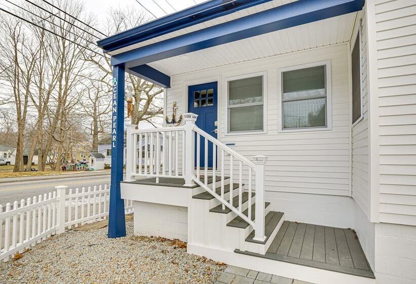 Old Orchard Beach Home: Steps To Beach & Pier!