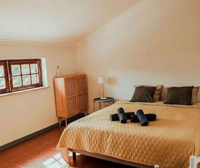 Majatalo The Far End Surf House