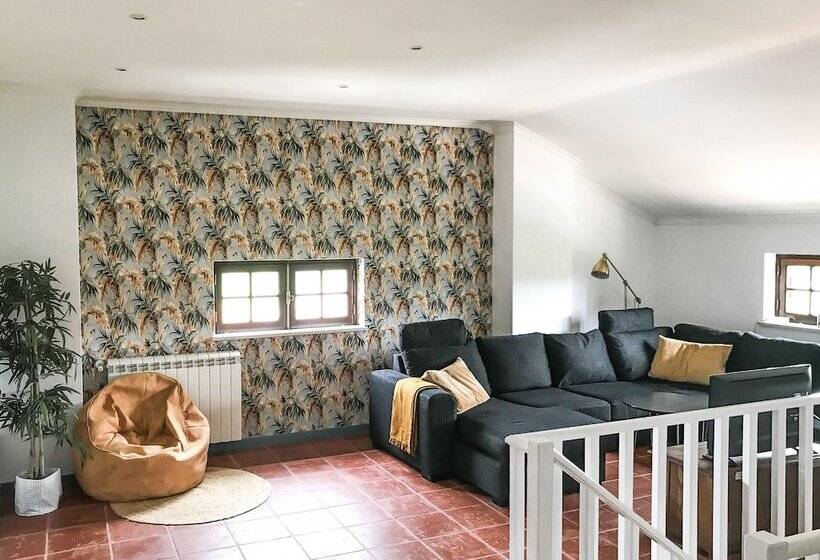 膳宿费 The Far End Surf House