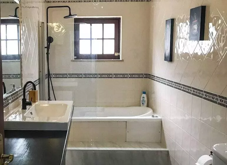 Majatalo The Far End Surf House