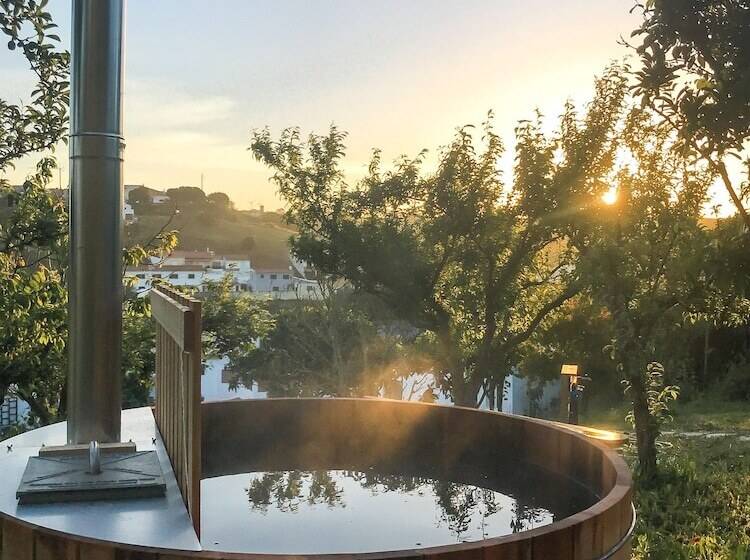 膳宿费 The Far End Surf House