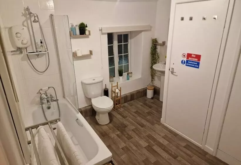 Majatalo The Village Inn