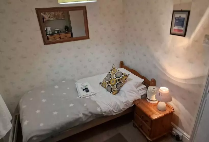 Majatalo The Village Inn