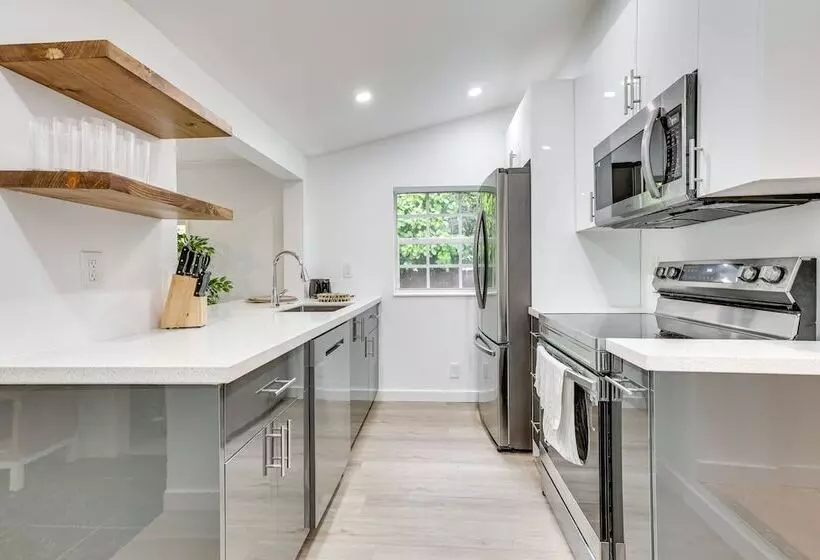 Pet Friendly South Miami Home W/ Private Pool!
