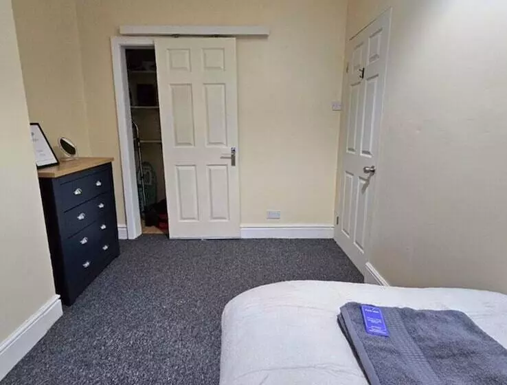 レジデンス Spacious,luxury, Near City Center, Free Parking