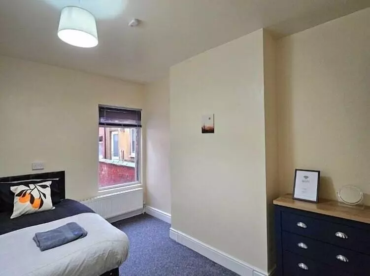 レジデンス Spacious,luxury, Near City Center, Free Parking