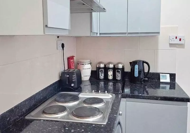 レジデンス Spacious,luxury, Near City Center, Free Parking