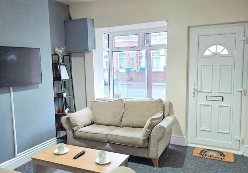 レジデンス Spacious,luxury, Near City Center, Free Parking