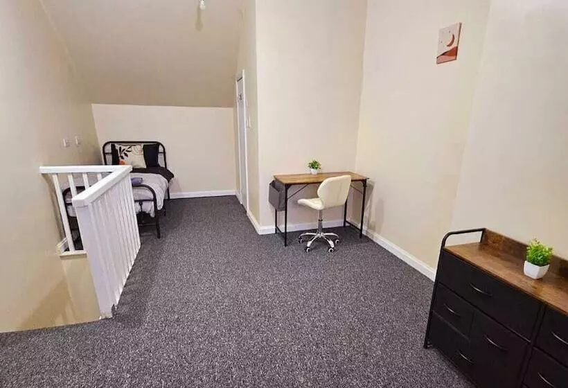 レジデンス Spacious,luxury, Near City Center, Free Parking