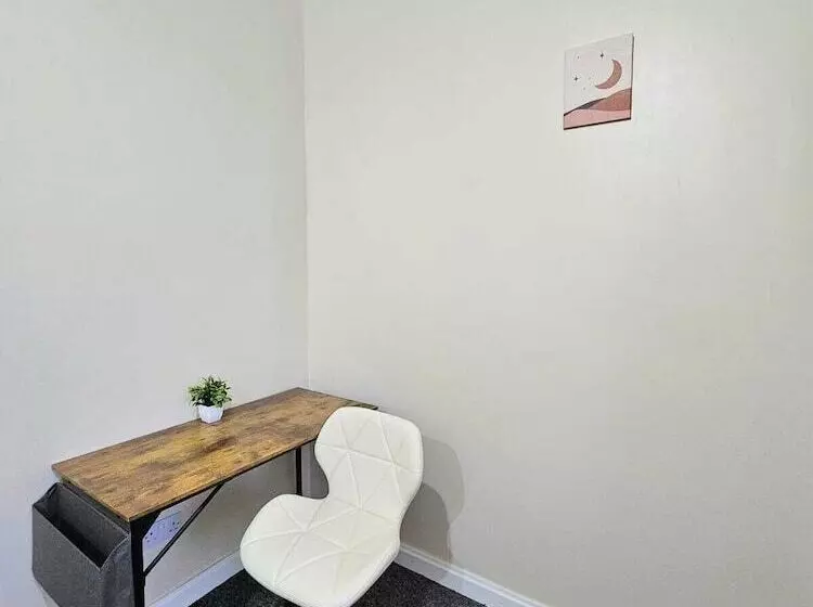 レジデンス Spacious,luxury, Near City Center, Free Parking