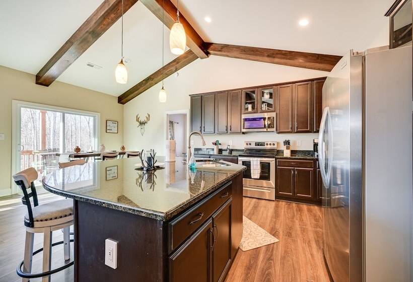 Home Gym & Fireplace: Roaring River Retreat