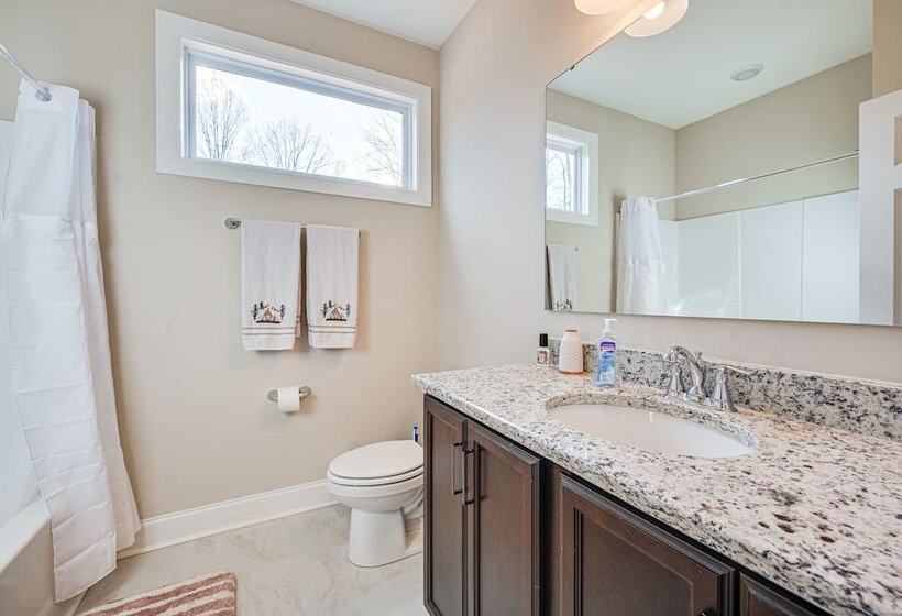 Home Gym & Fireplace: Roaring River Retreat