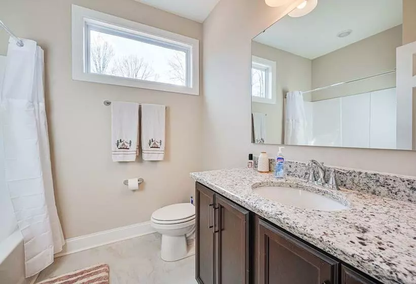 Home Gym & Fireplace: Roaring River Retreat