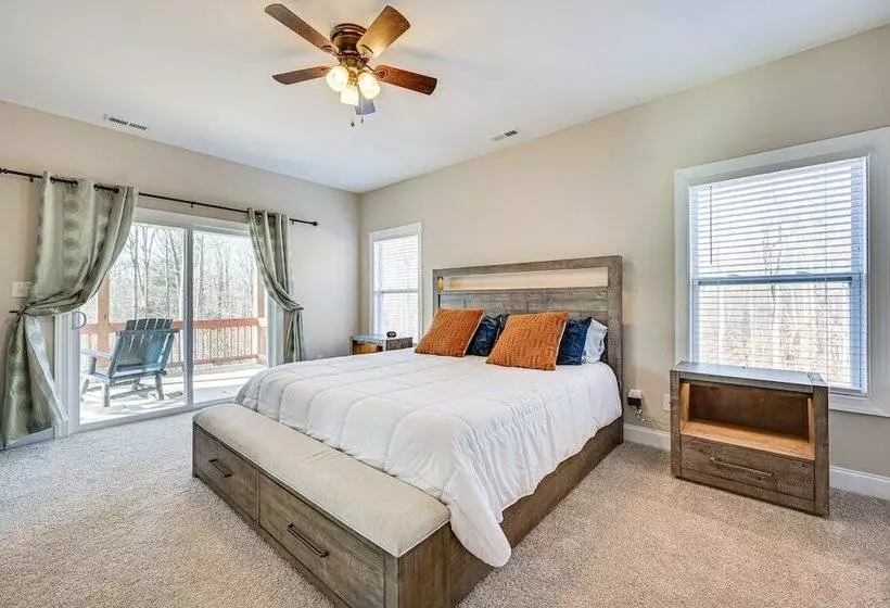 Home Gym & Fireplace: Roaring River Retreat