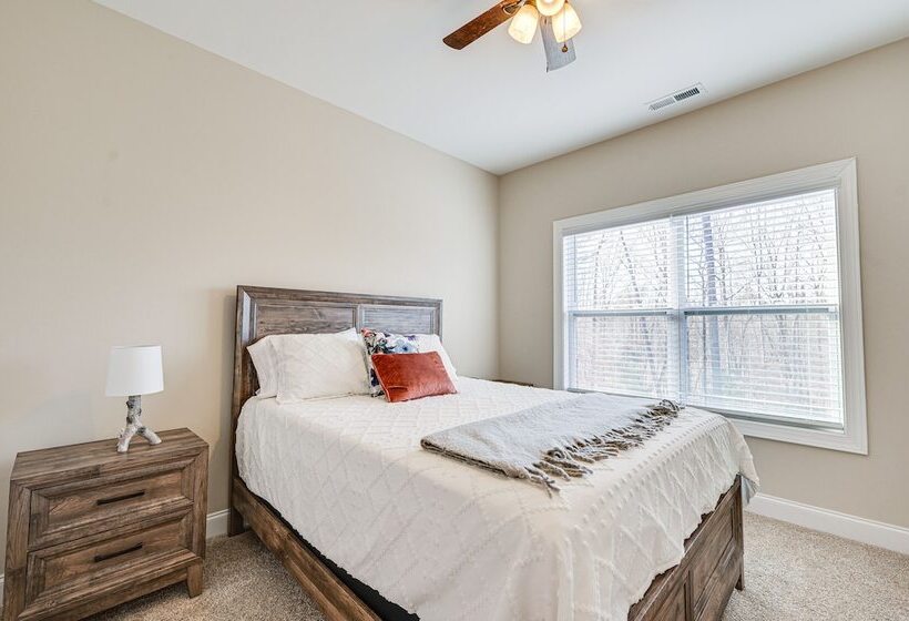 Home Gym & Fireplace: Roaring River Retreat