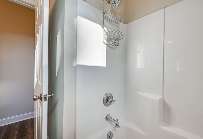 Home Gym & Fireplace: Roaring River Retreat