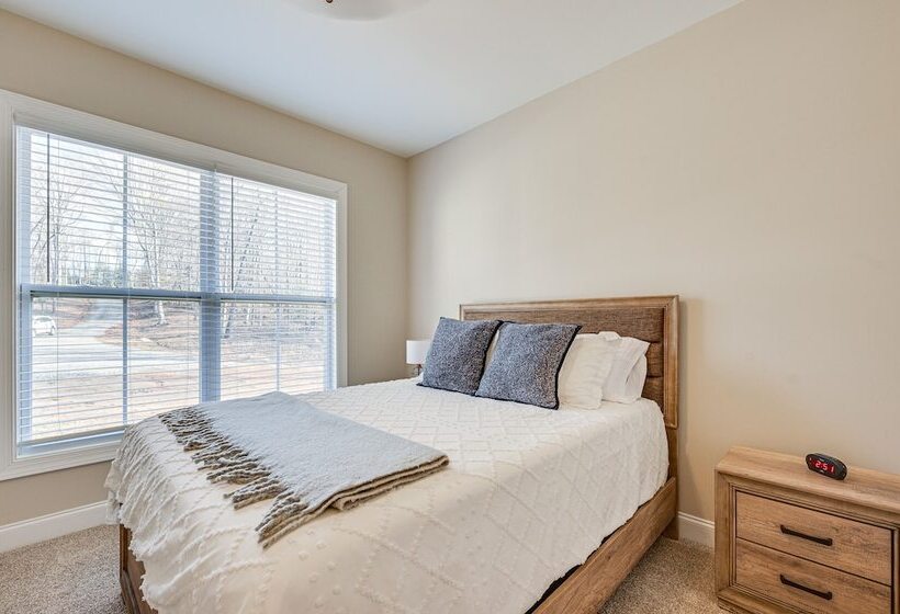 Home Gym & Fireplace: Roaring River Retreat