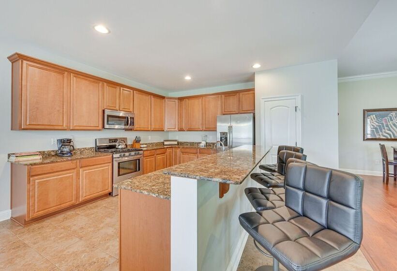 Spacious Zachary Home: 12 Mi To Baton Rouge!