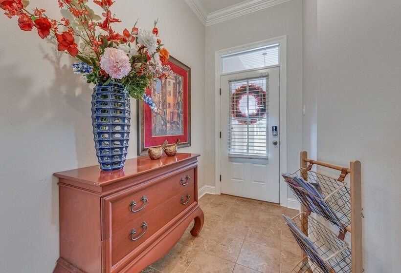 Spacious Zachary Home: 12 Mi To Baton Rouge!