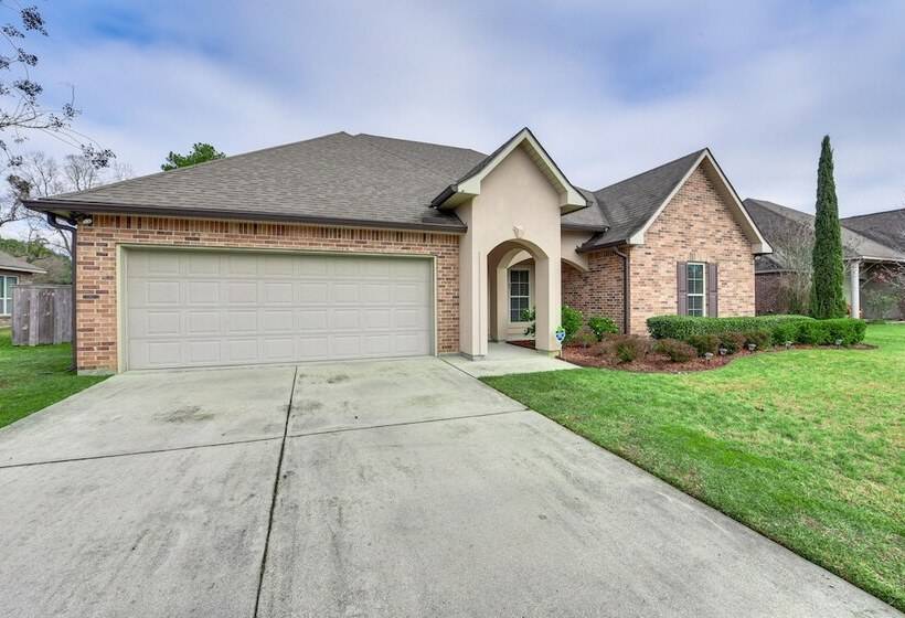 Spacious Zachary Home: 12 Mi To Baton Rouge!