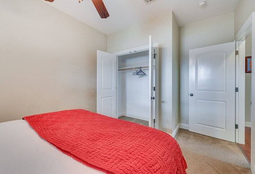 Spacious Zachary Home: 12 Mi To Baton Rouge!