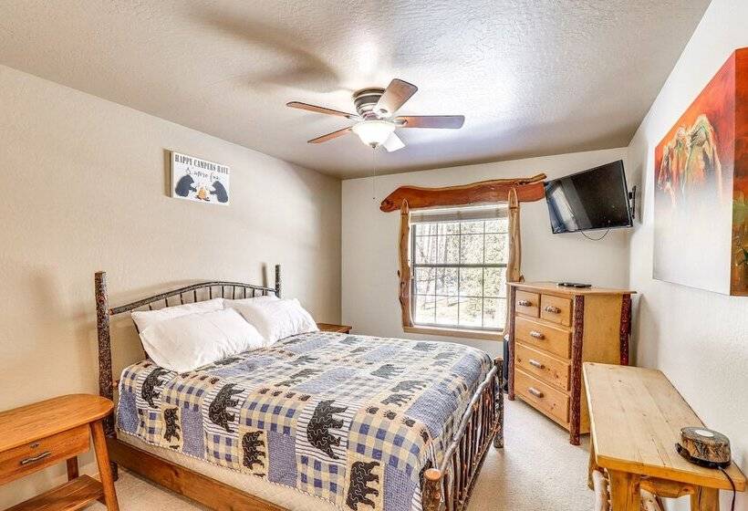 Stunning Pinetop Lakeside Cabin: Ski, Golf, Hike!