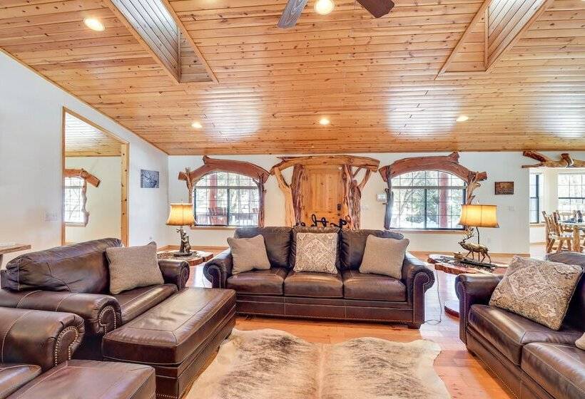 Stunning Pinetop Lakeside Cabin: Ski, Golf, Hike!