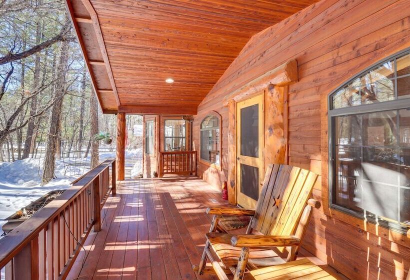 Stunning Pinetop Lakeside Cabin: Ski, Golf, Hike!