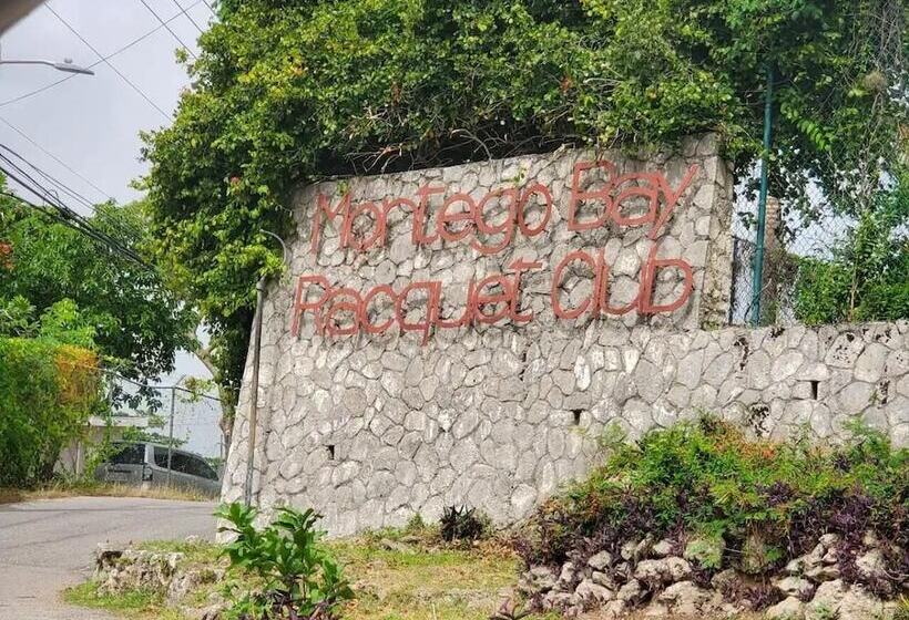 The Polo Club At Racquet Club