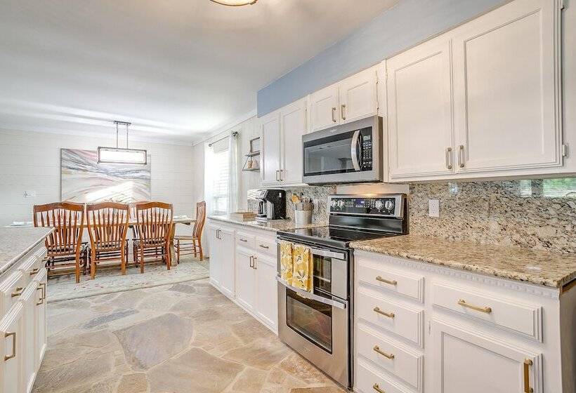 Waterfront Gordon Retreat W/ Hot Tub & Boat Dock!