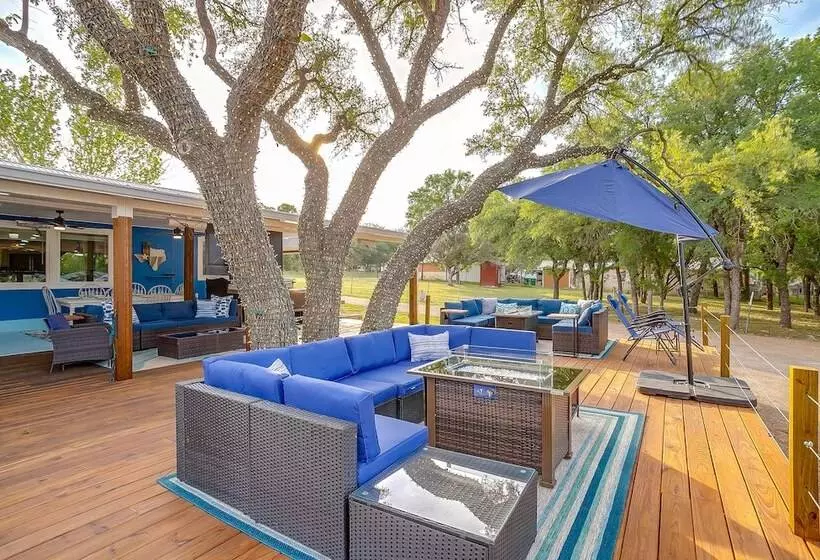 Waterfront Gordon Retreat W/ Hot Tub & Boat Dock!