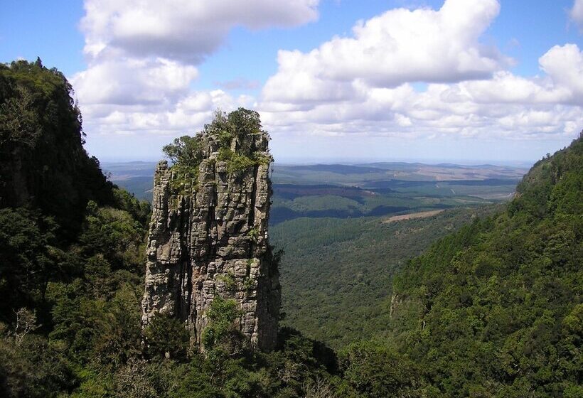 Amanzimlotzi Riverside Bush Camp