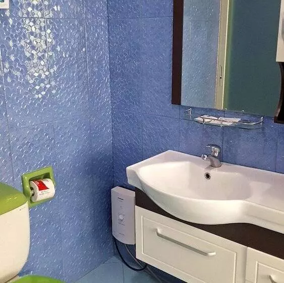 ホテル C & L Suites Inn