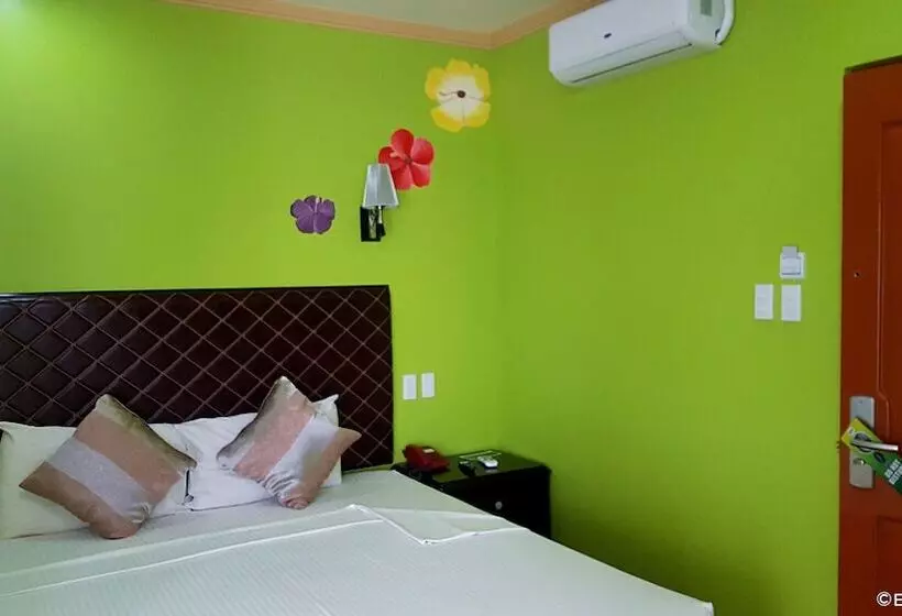 ホテル C & L Suites Inn
